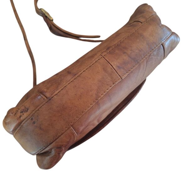 Wilsons Crossbody Bag Distressed Leather Brown Small Medium Size 8" x 9" - Picture 6 of 16